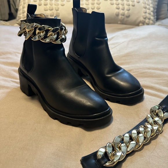 Steve Madden Amulet C Chelsea Boots - Picture 1 of 6